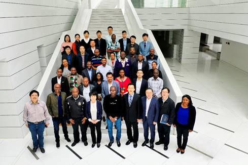 说明: http:/__local/A/BE/B1/5B26C1DDEC49025A30F80BA3BA2_E7624F13_7A06.jpg