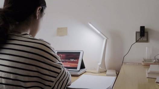 说明: 正式党员余囷铖观看视频图片 